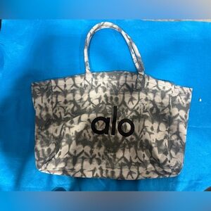 ALO Yoga Monochrome Tie-Dye Tote Bag